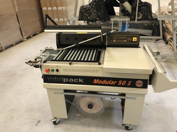 Used MiniPack-Torre Modular 50S Semi-automatic packaging line with tunnel for Sale (Auction Premium) | NetBid Industrial Auctions
